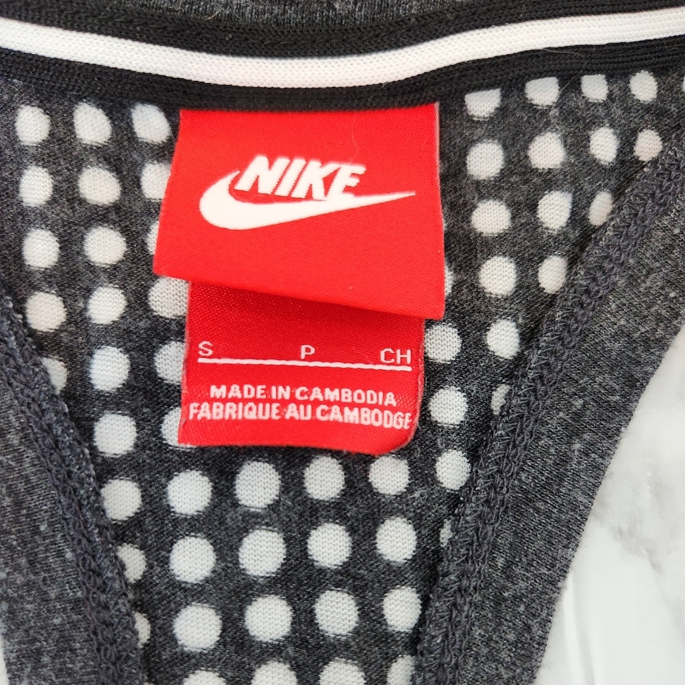 Nike Tank Top - Picture 2 of 9